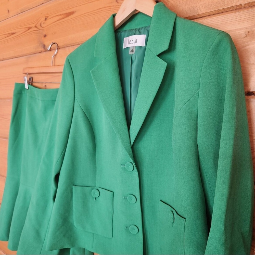 New Le Suit Green Women's Crepe 3-Button Jacket & Flounce Skirt